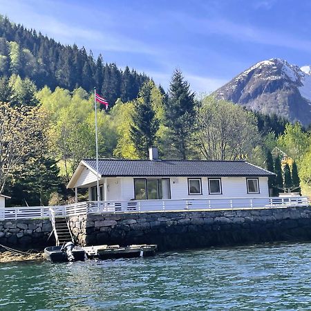 Der Fjordtraum In Balestrand Direkt Am Wasser Esterno foto