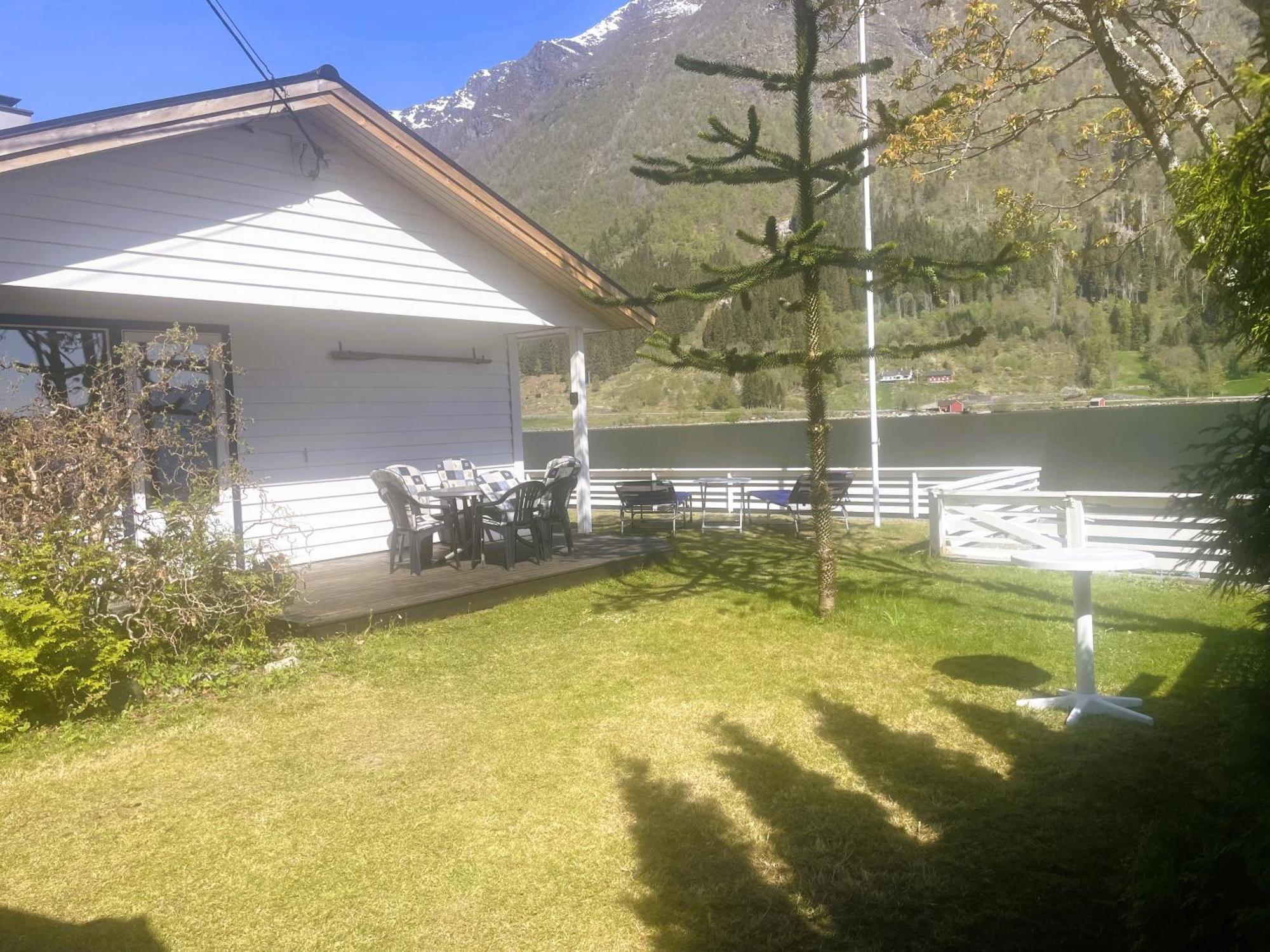 Der Fjordtraum In Balestrand Direkt Am Wasser Esterno foto