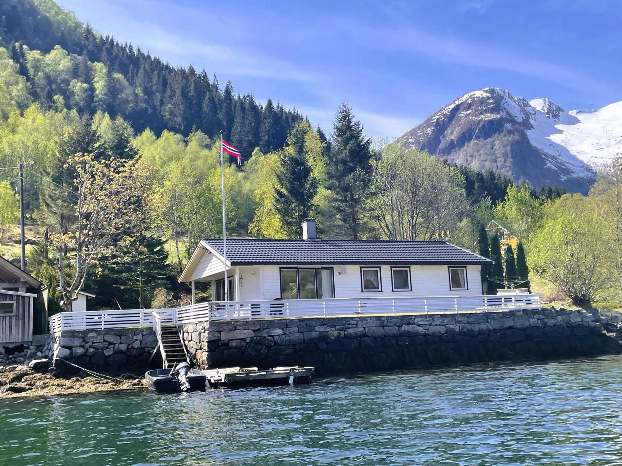 Der Fjordtraum In Balestrand Direkt Am Wasser Esterno foto