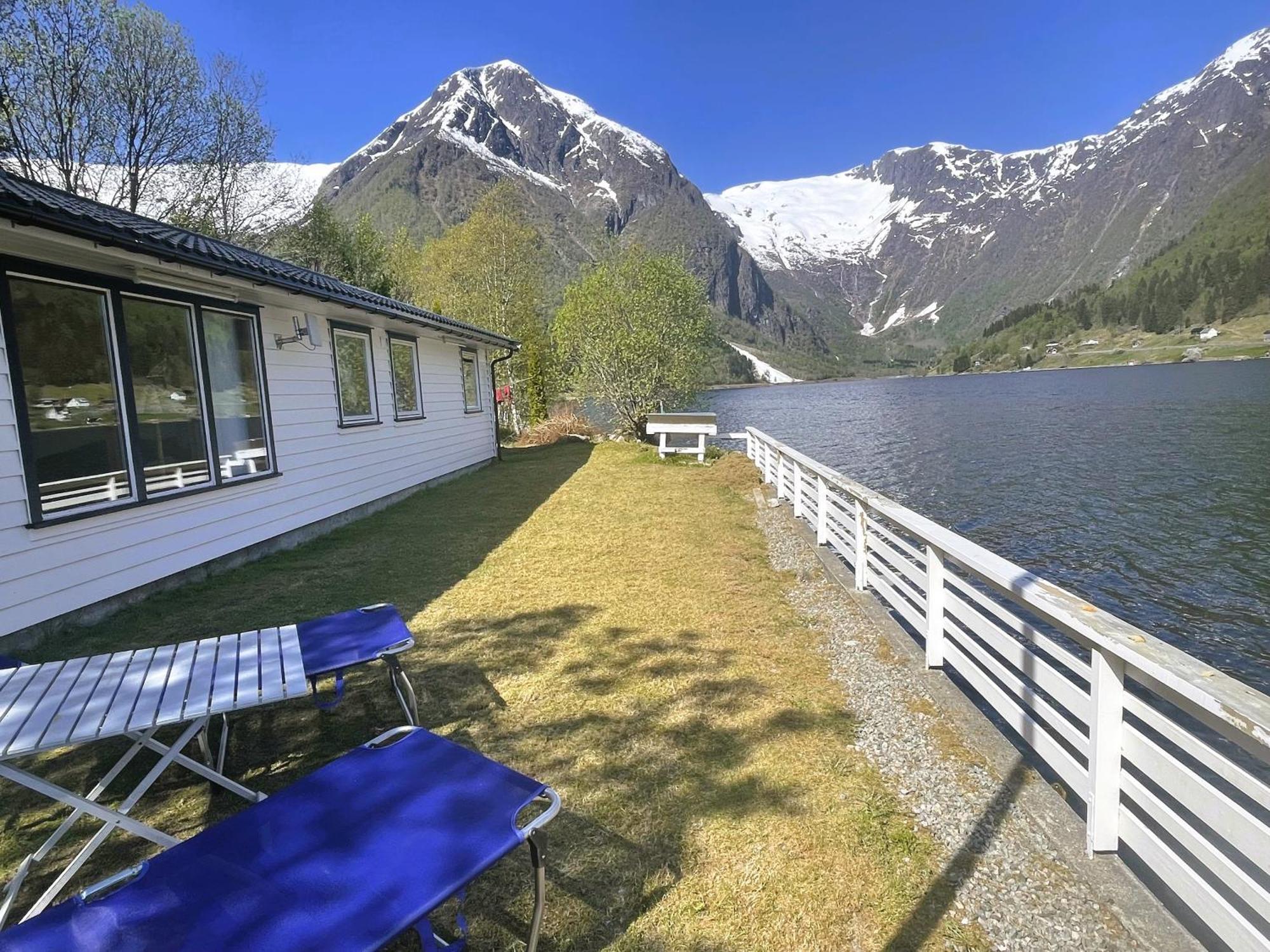 Der Fjordtraum In Balestrand Direkt Am Wasser Esterno foto
